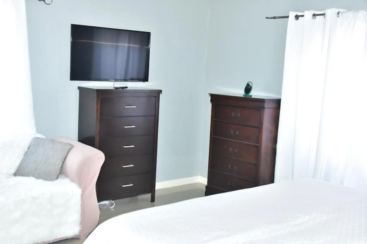 Deluxe Presidential suite 2 bedroom Kingston